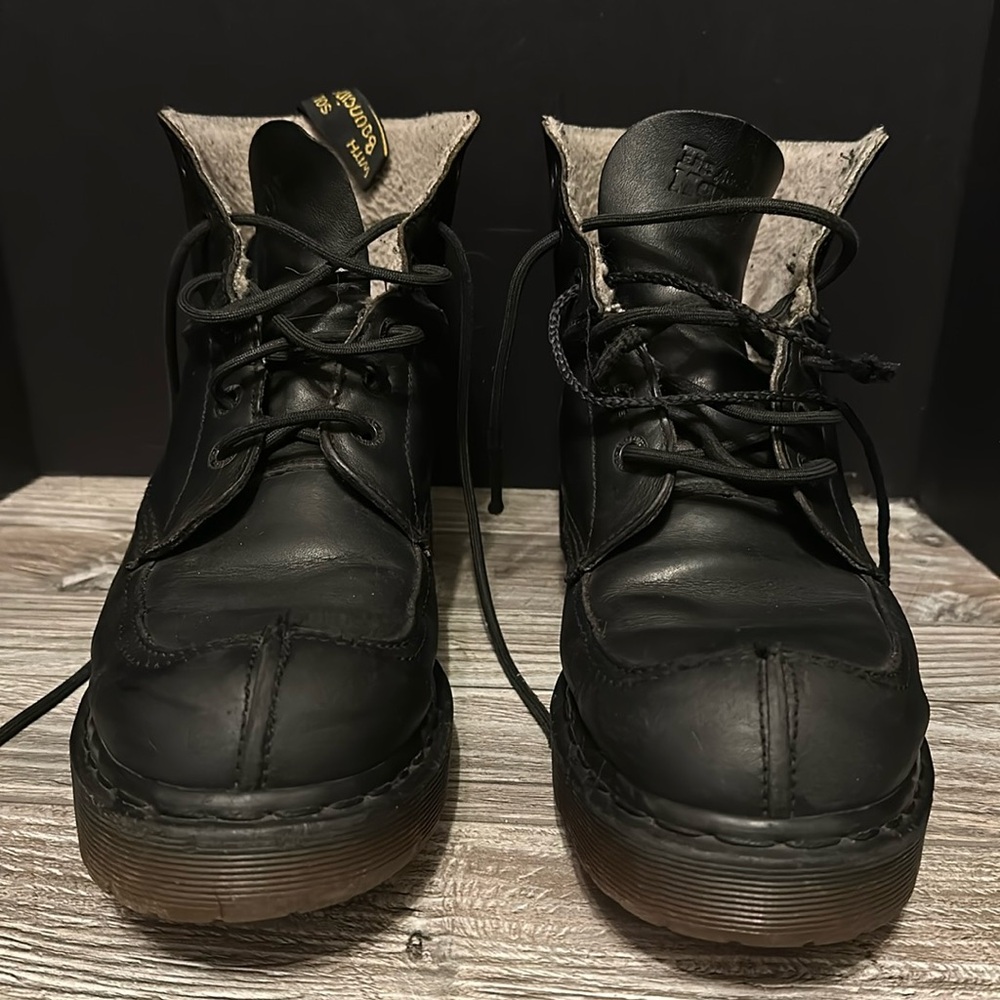 Dr. Martens men’s Leather Boots size 9